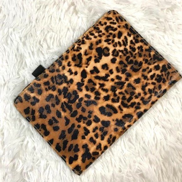 NWOT Kindle Fire HD 7 Leopard Folio Case w/ Auto Sleep/Wake Feature - Picture 1 of 11